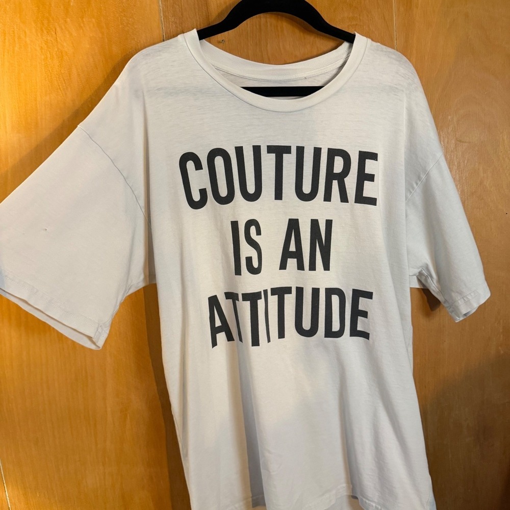 Moschino Couture Is An Attitude Graphic White Distressed Tee XXS Made in Italy - Picture 9 of 14